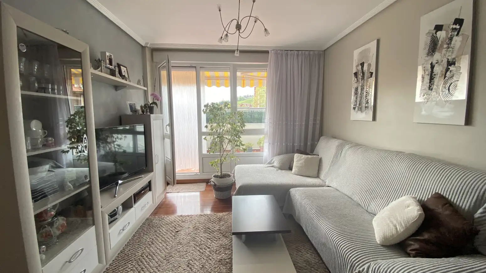 Wohnzimmer von Wohnung zum Verkauf in Entrambasaguas mit Heizung, Terrasse und Abstellraum