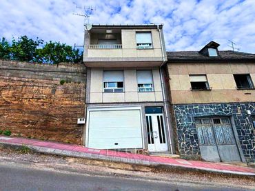 Casa con balcone in vendita a Rúa de San Tirso 32