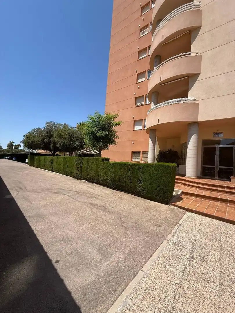 Vista exterior de Apartament en venda en Orihuela amb Terrassa i Piscina comunitària