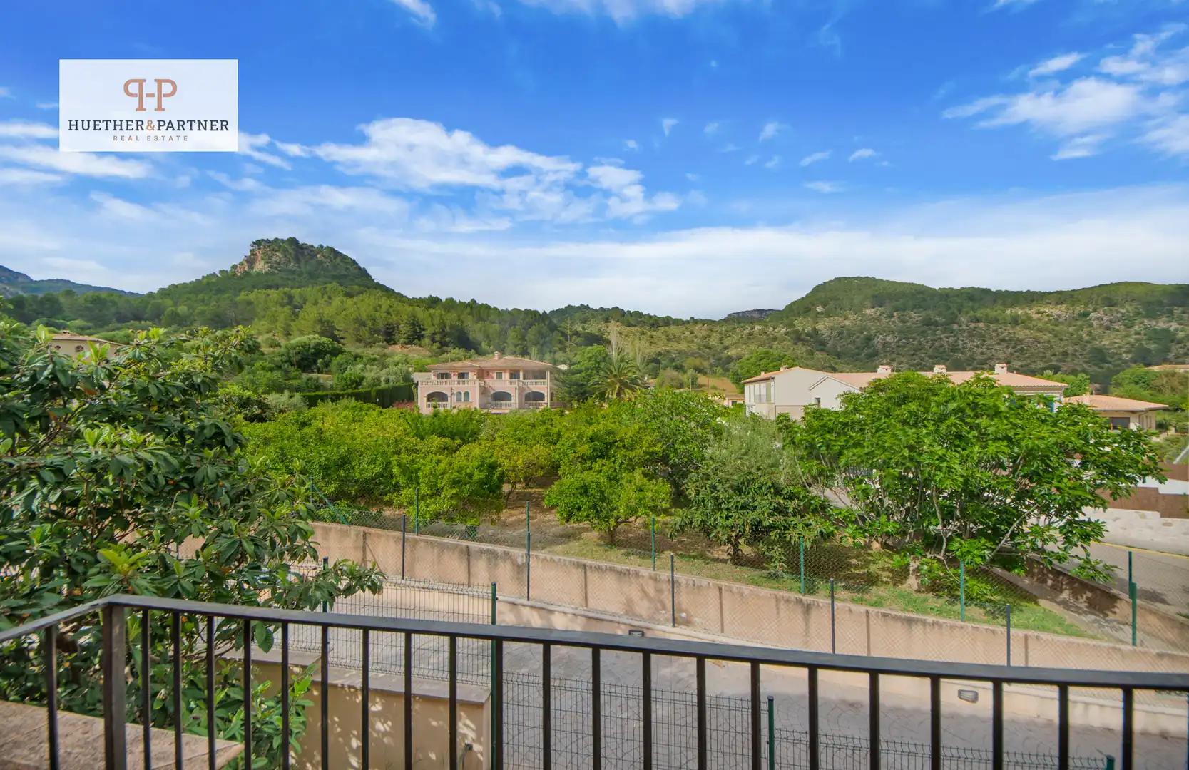 Vista exterior de Casa o xalet en venda en Puigpunyent amb Aire condicionat i Calefacció