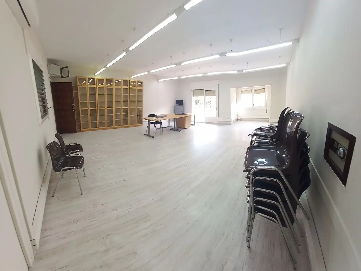 Office space to rent in Carrer del Doctor Fleming 61