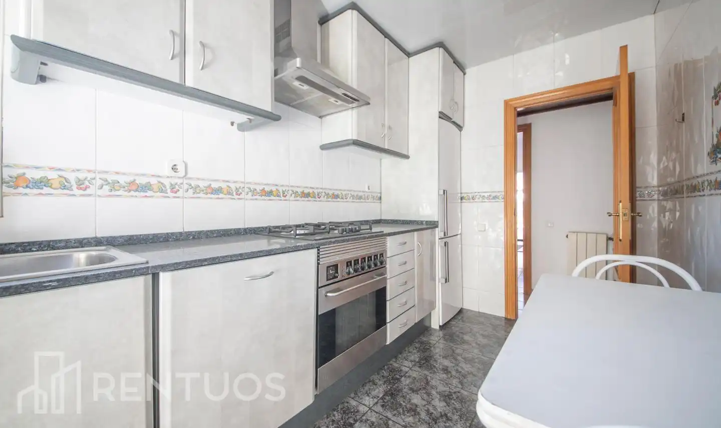 Küche von Wohnung zum Verkauf in Montcada i Reixac mit Klimaanlage, Heizung und Balkon