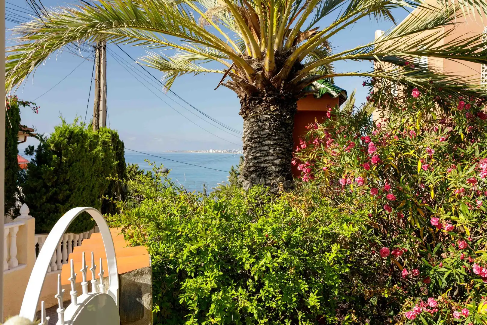 Haus oder Chalet zum Verkauf in El Campello mit Klimaanlage, Privatgarten und Terrasse
