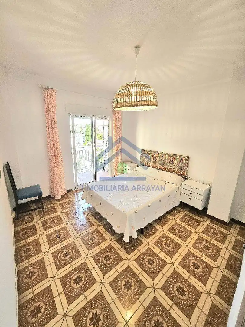 Habitación de Piso en venta en Granada con Terraza y Amueblado