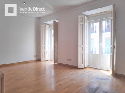 Exterior view of Flat to rent in  Madrid Capital  with Heating, Parquet flooring and Oven