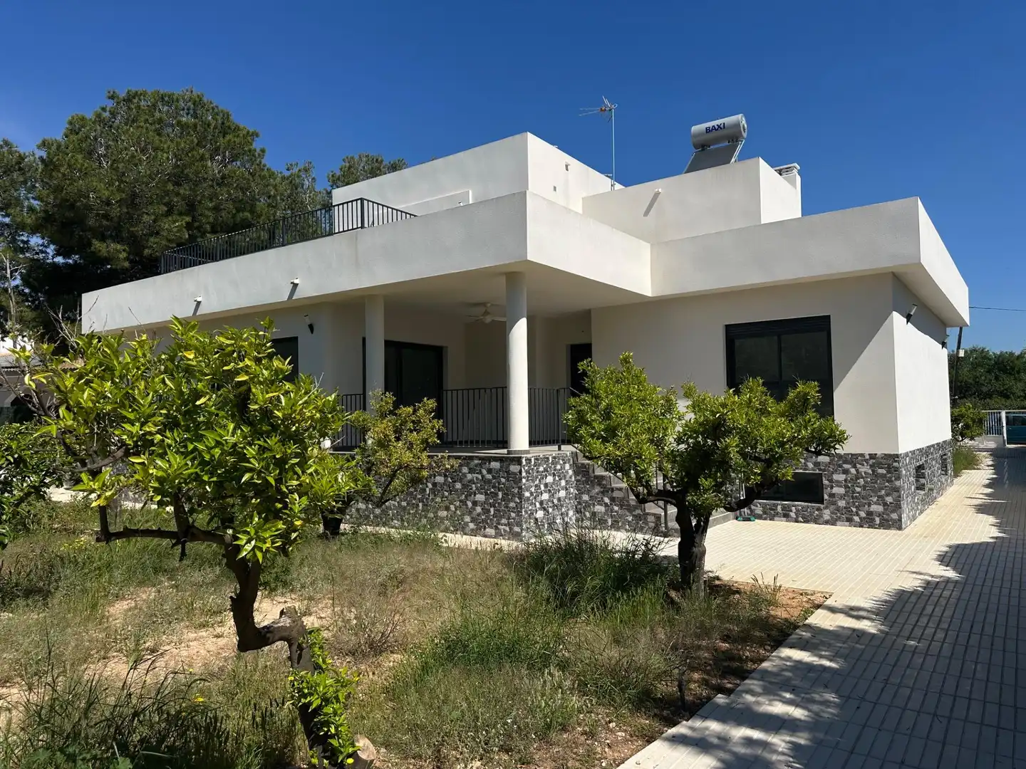 Exterior view of Houses for sale in San Vicente del Raspeig / Sant Vicent del Raspeig