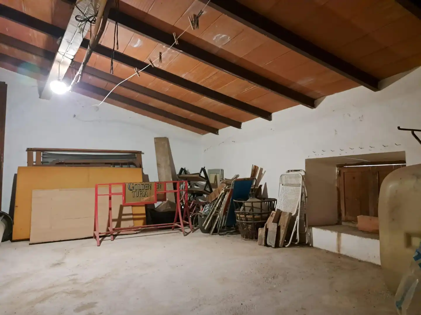 Casa adosada en venda en Requena amb Terrassa, Traster i Balcó