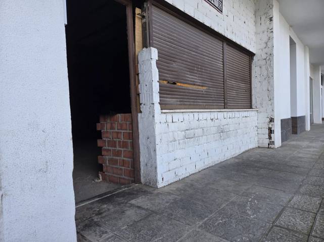 Local comercial en Alquiler en Gelves