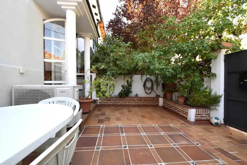 Einfamilien-Reihenhaus zur Miete in Madrid, Madrid