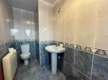 Bany de Casa o xalet en venda en Chiloeches amb Aire condicionat, Calefacció i Jardí privat