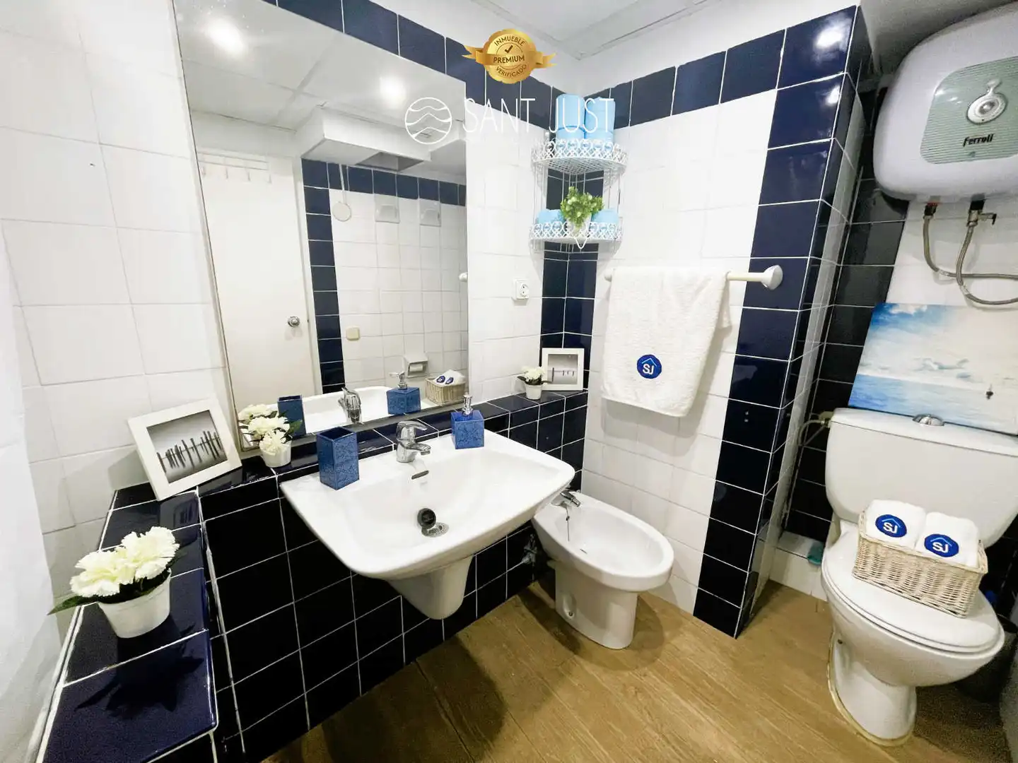 Bathroom of Study for sale in La Pineda