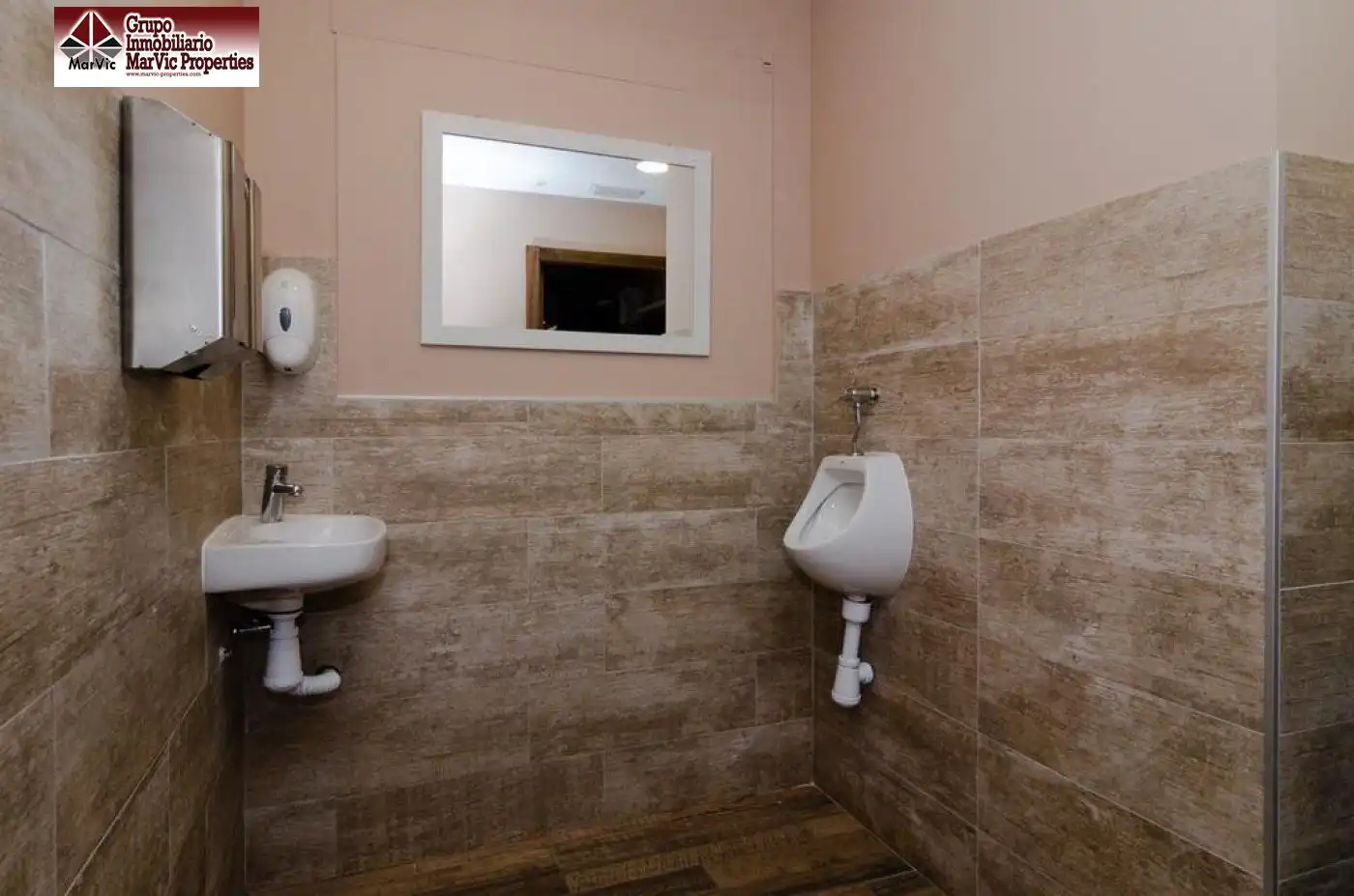 Baño de Local en venta en Finestrat