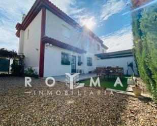 Exterior view of Single-family semi-detached to rent in Castilleja de la Cuesta  with Air Conditioner, Heating and Private garden