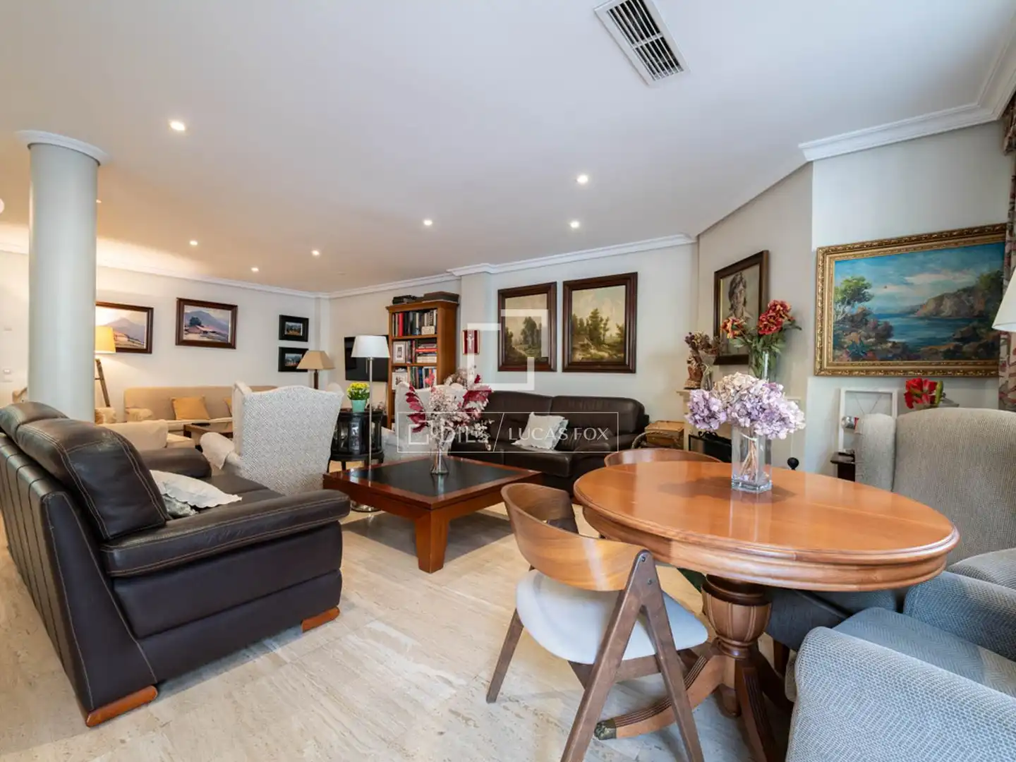 Sala de estar de Casa o chalet en venta en Madrid con Aire acondicionado, Calefacción y Jardín privado