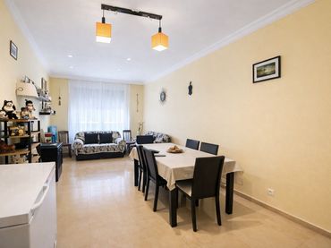 Piso con ascensor en venta en Castell - Poble Vell