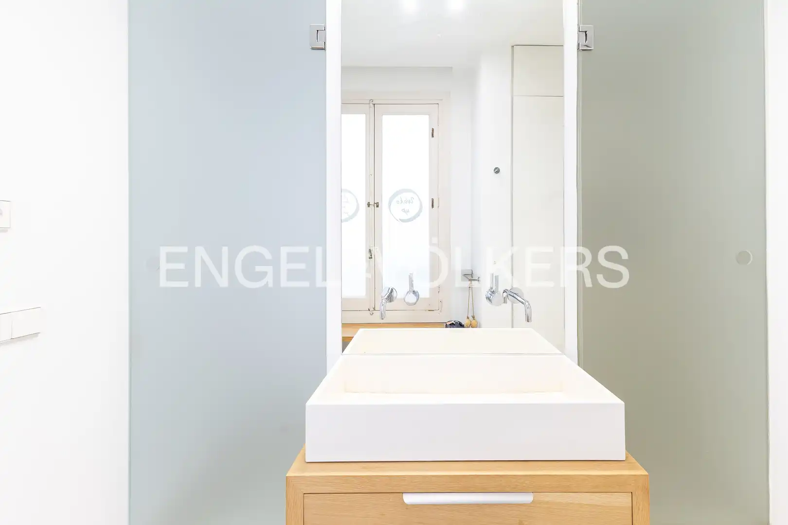 Baño de Piso de alquiler en Madrid con Aire acondicionado, Calefacción y Parquet