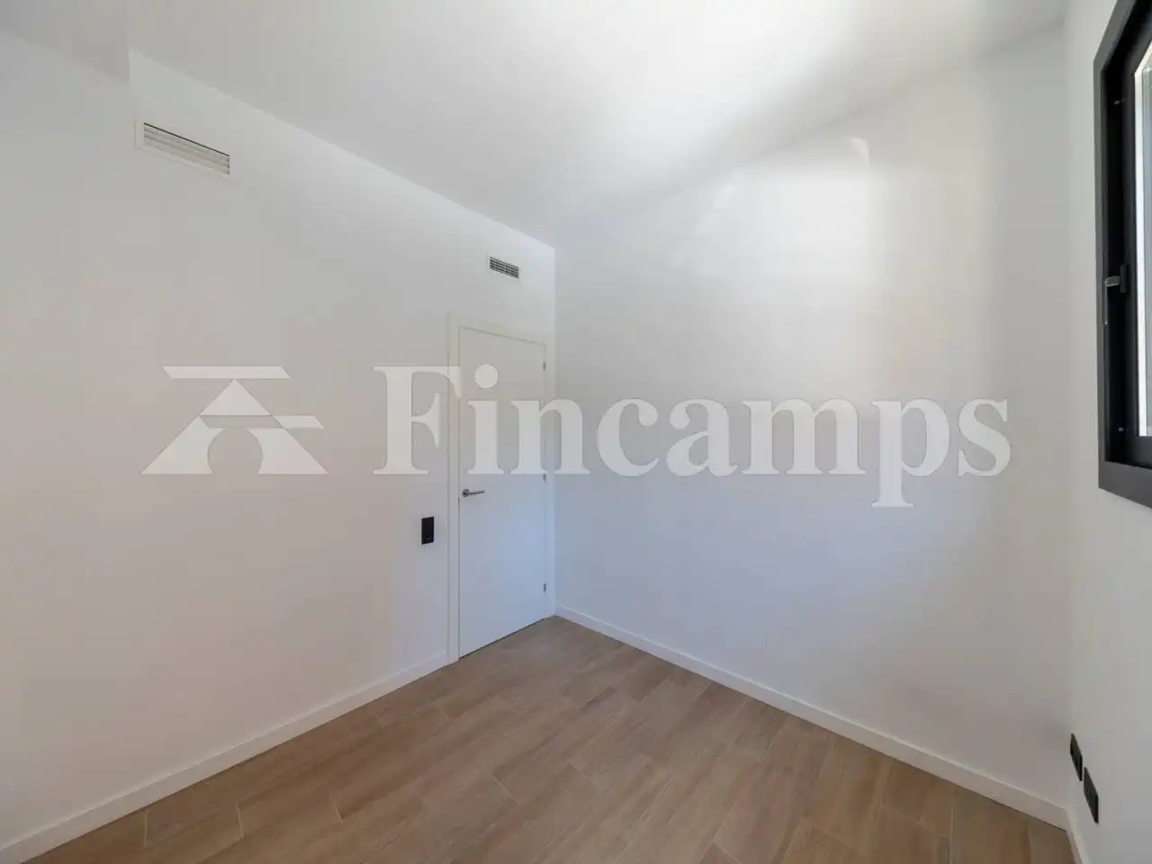 Bedroom of Flat for rent in Sabadell  with Air Conditioner, Parquet flooring and Storage room