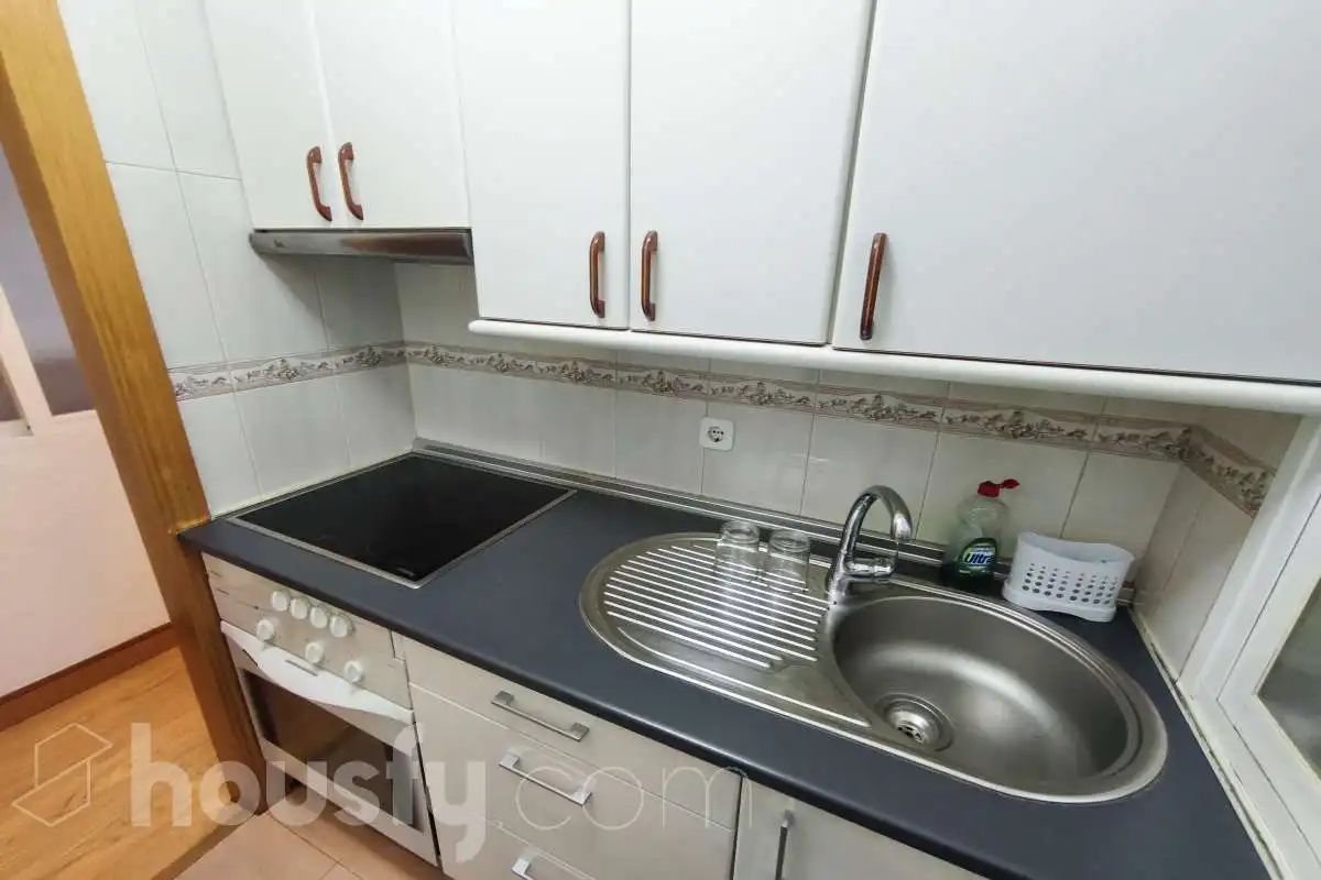 Cocina de Piso de alquiler en Madrid con Calefacción y Amueblado