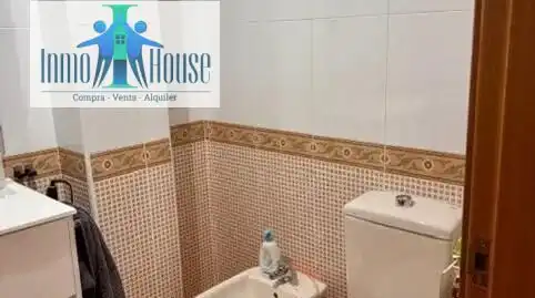 Badezimmer von Wohnungen zum Verkauf in Albacete mit Klimaanlage, Heizung und Abstellraum