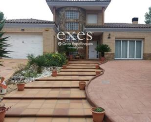 Vista exterior de Casa o xalet en venda en Sabadell amb Aire condicionat, Piscina i Balcó