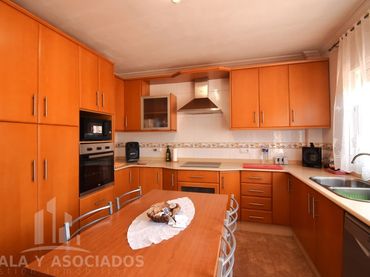 Xalet amb balcó en venda a Pedanías Este