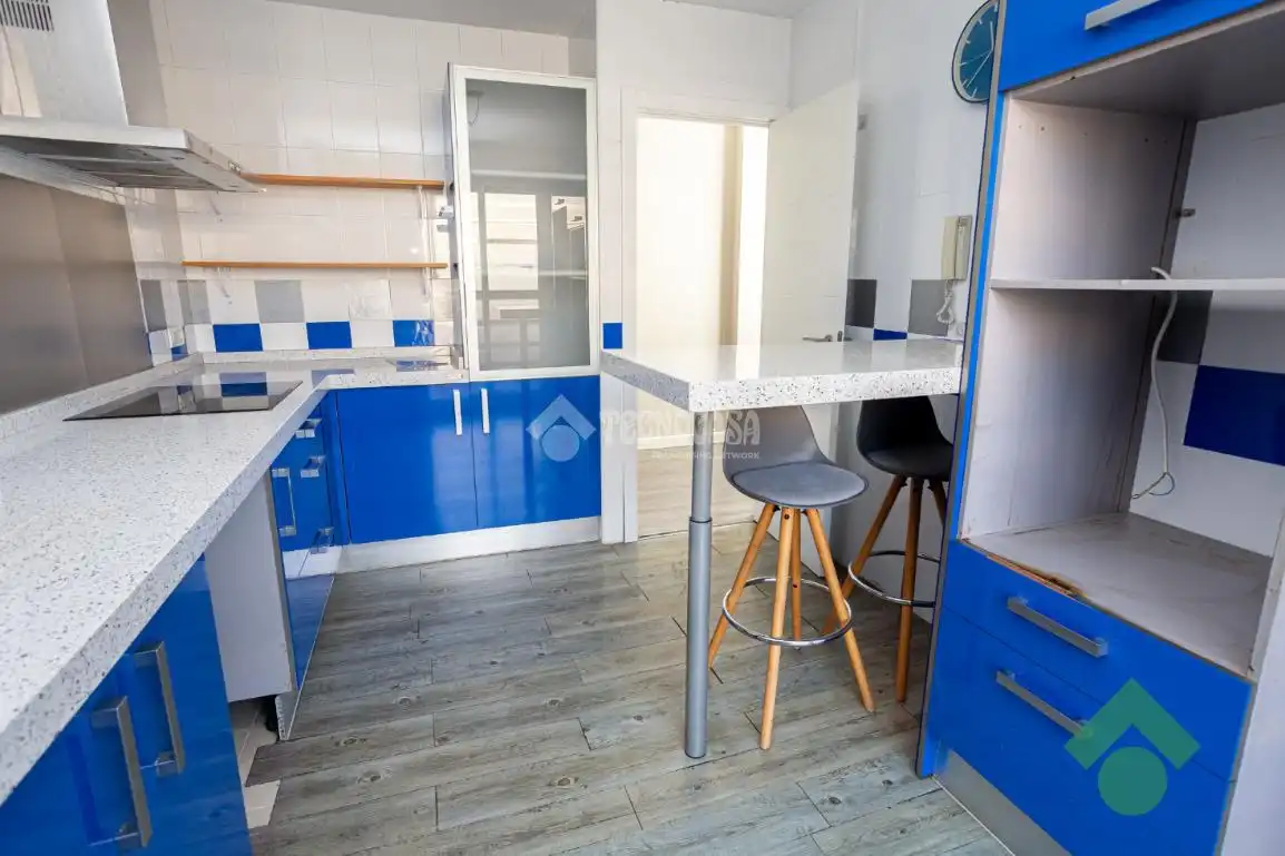 Kitchen of Attic for sale in Algeciras  with Air Conditioner and Terrace