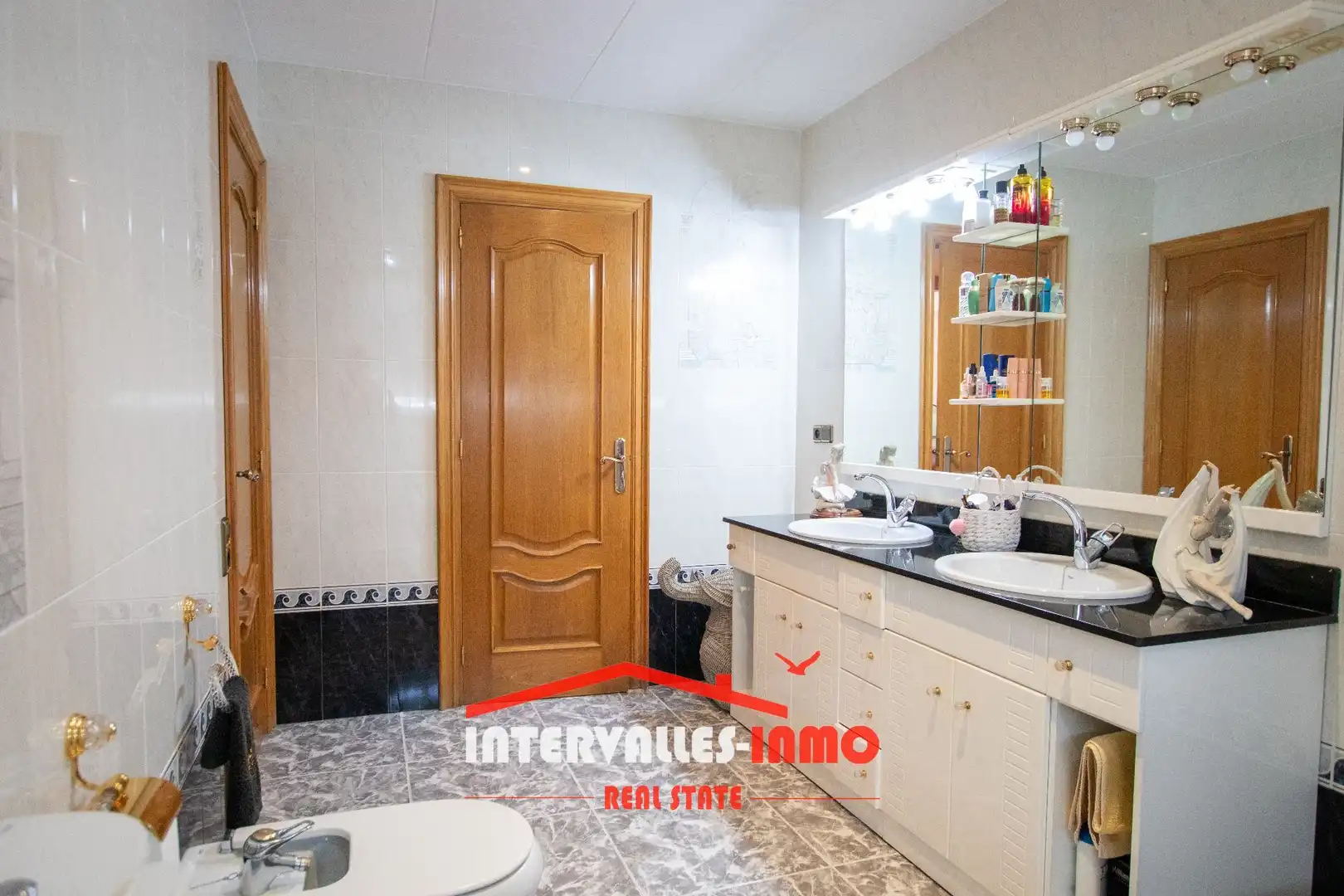 Bany de Casa o xalet en venda en Lliçà d'Amunt amb Aire condicionat, Calefacció i Jardí privat