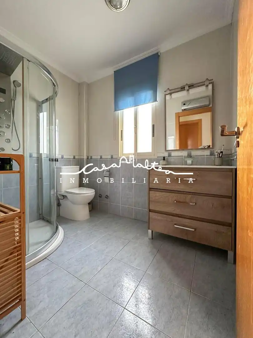 Baño de Casa o chalet en venta en L'Alfàs del Pi con Aire acondicionado, Jardín privado y Terraza