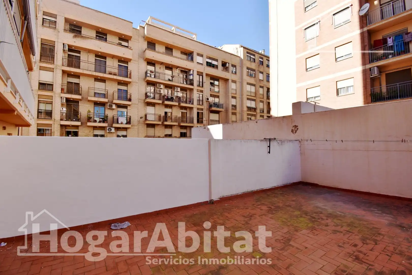 Vista exterior de Piso en venta en Castellón de la Plana / Castelló de la Plana con Terraza