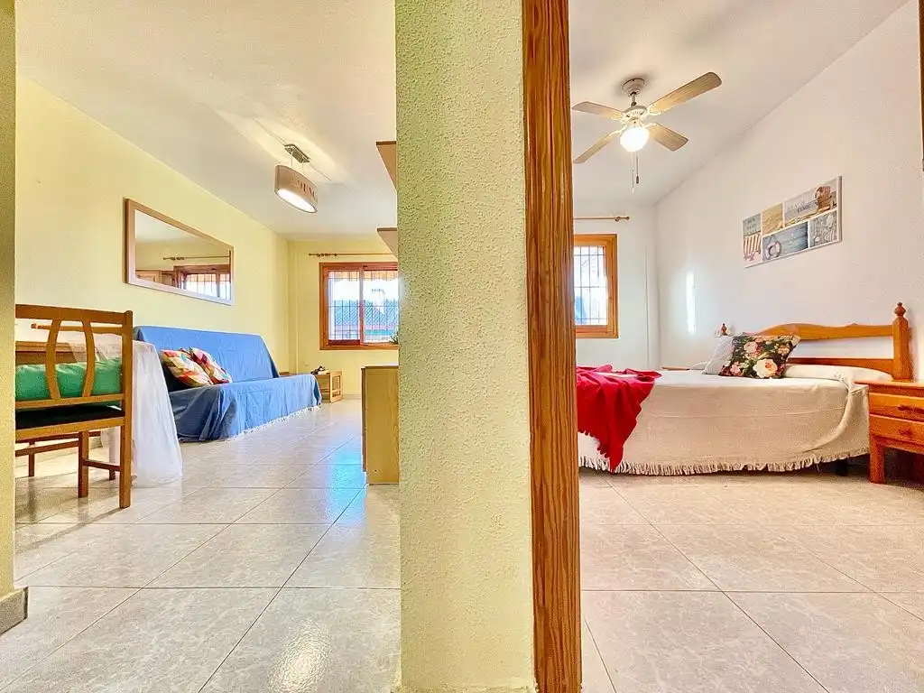 Dormitori de Casa o xalet en venda en San Pedro del Pinatar amb Aire condicionat, Jardí privat i Terrassa