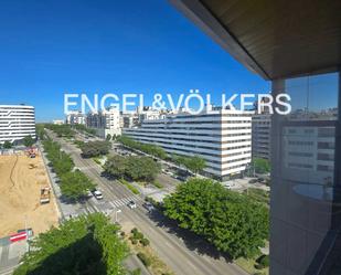Exterior view of Apartment to rent in  Madrid Capital  with Air Conditioner, Heating and Terrace