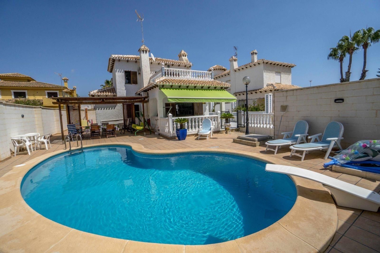 Swimming pool of House or chalet for sale in Orihuela  with Air Conditioner, Heating and Private garden