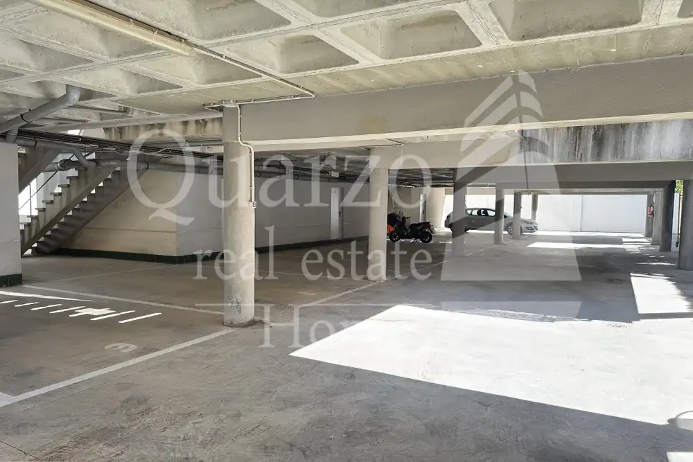 Parkplatz von Maisonette zum Verkauf in Oliva mit Klimaanlage, Terrasse und Möbliert