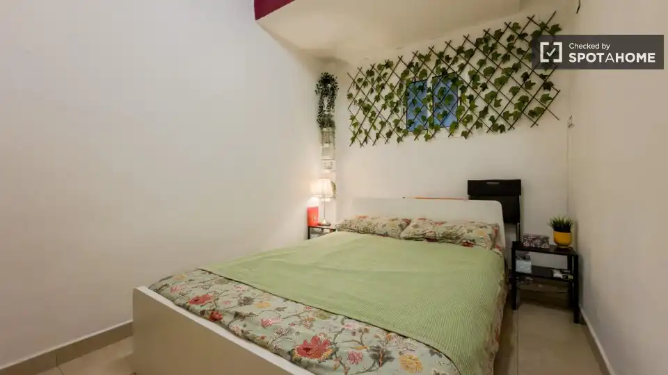 Room in El Turó de la Peira