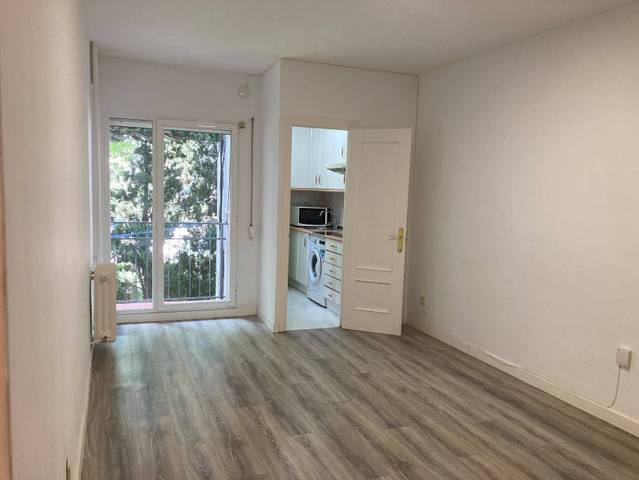 Apartamento en Alquiler en  MOTA DEL CUERVO, 35 en Canillas