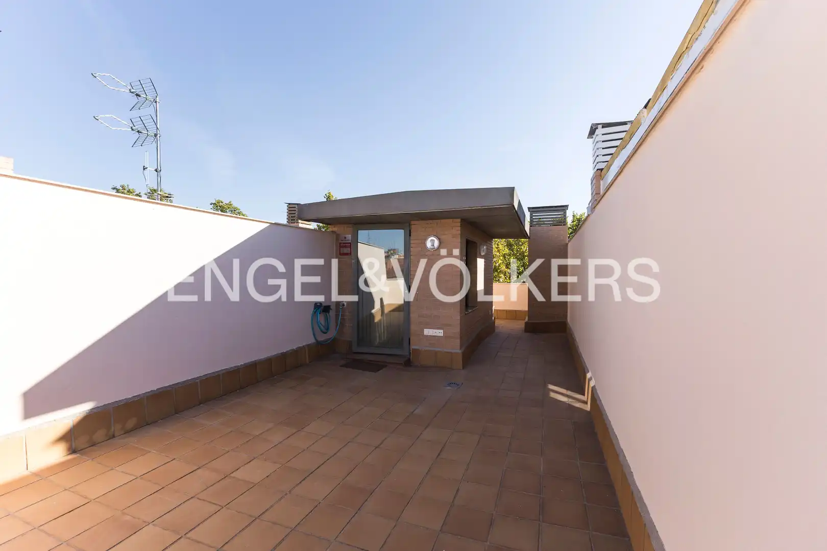 Flat with terrace to rent in Esfinge
