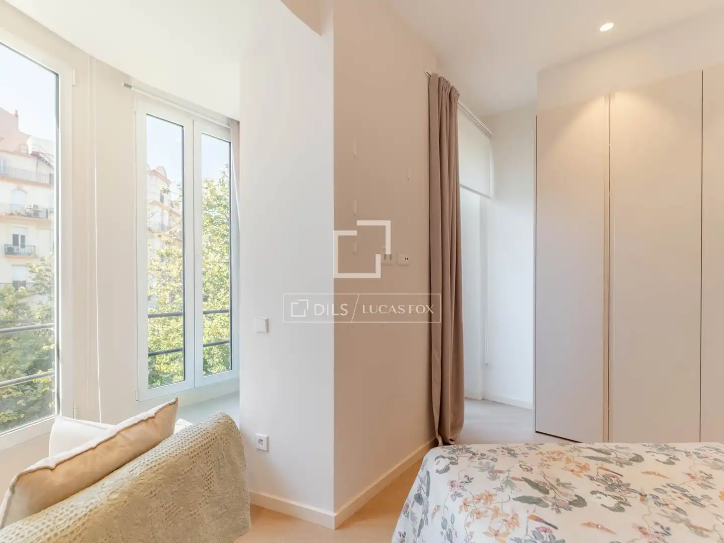 Habitación de Piso de alquiler en Valencia con Aire acondicionado, Amueblado y Balcón
