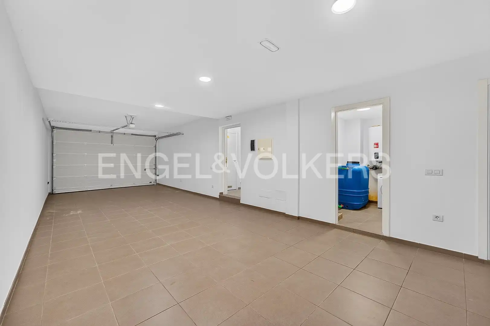 Wohnung zum Verkauf in Adeje mit Klimaanlage, Terrasse und Schwimmbad