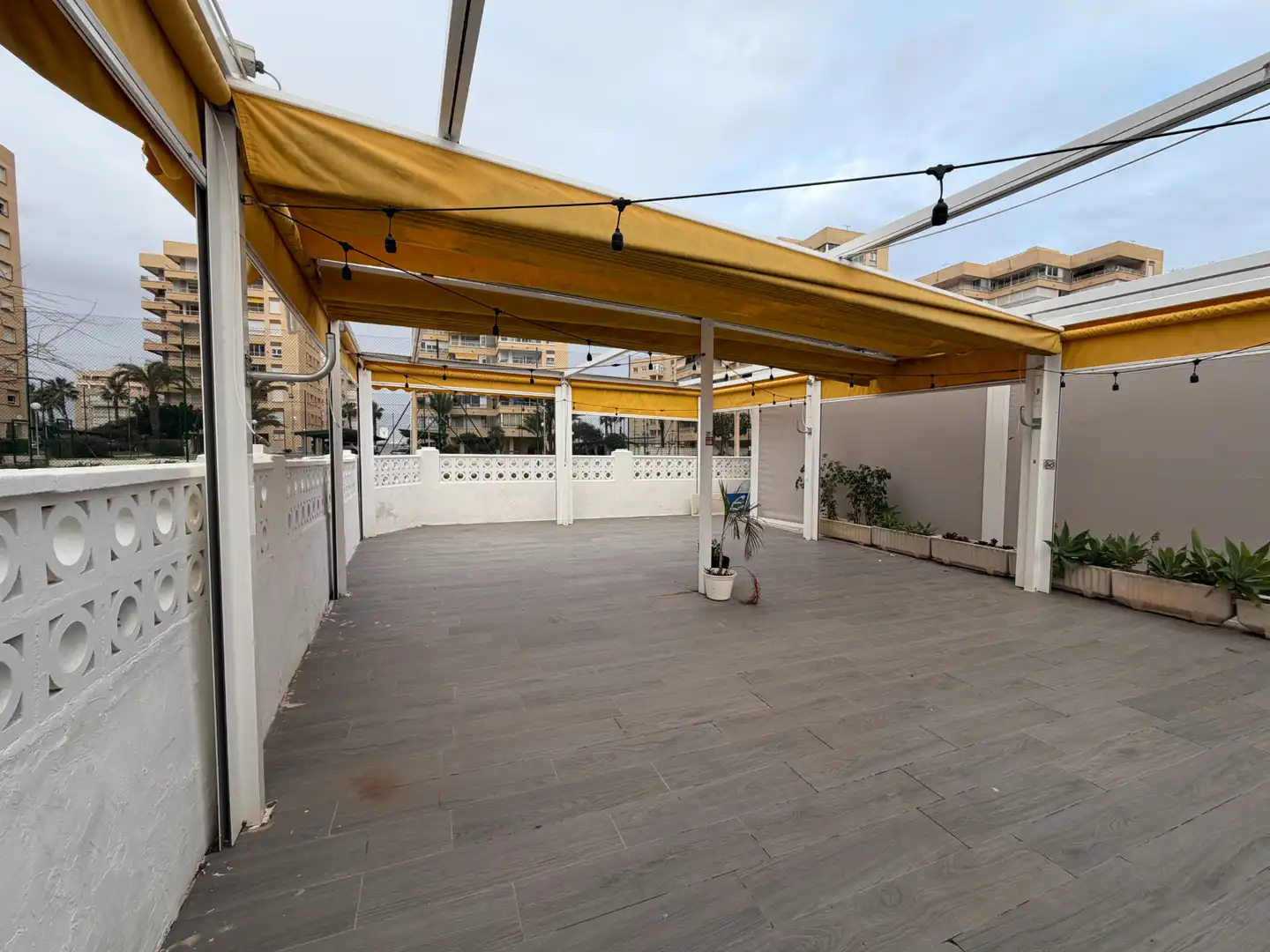 Terraza de Local en venta en Alicante / Alacant con Aire acondicionado, Terraza y Amueblado