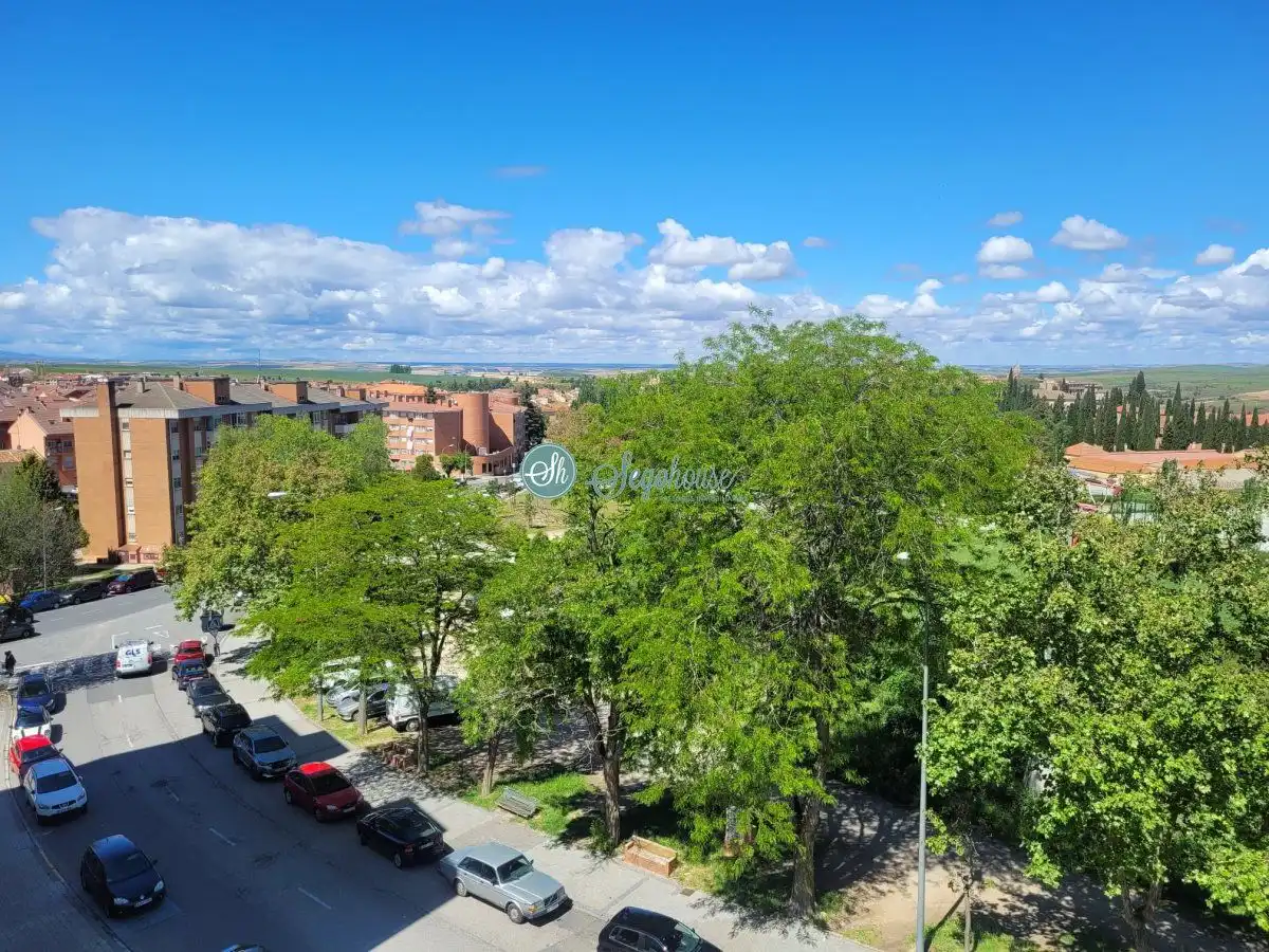 Vista exterior de Piso en venta en Segovia con Calefacción y Terraza