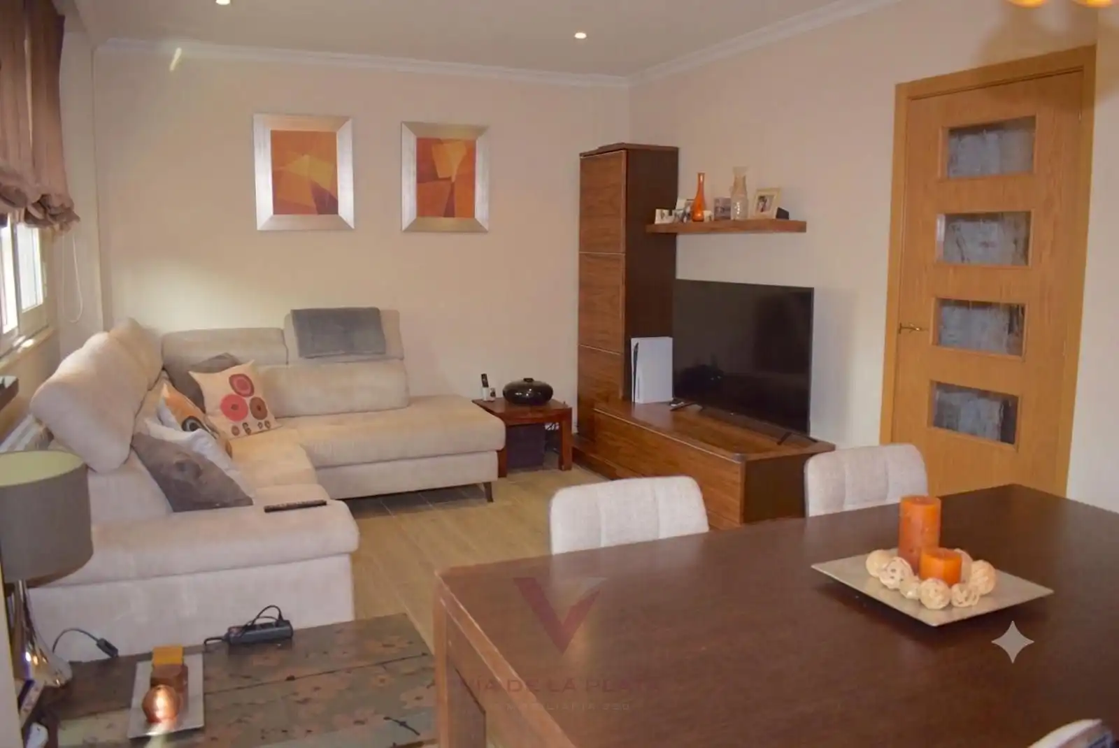 Sala de estar de Casa adosada en venta en Monterrubio de Armuña con Calefacción, Jardín privado y Parquet