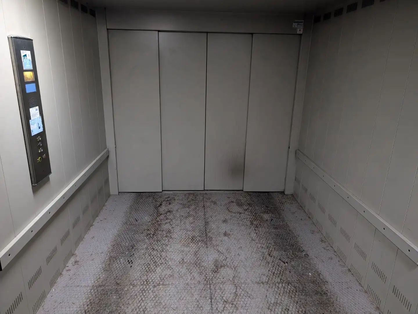 Parkplatz von Garage zur Miete in Puçol