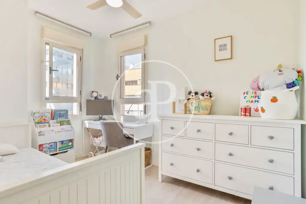 Bedroom of Flat for sale in Valencia  with Air Conditioner, Heating and Private garden