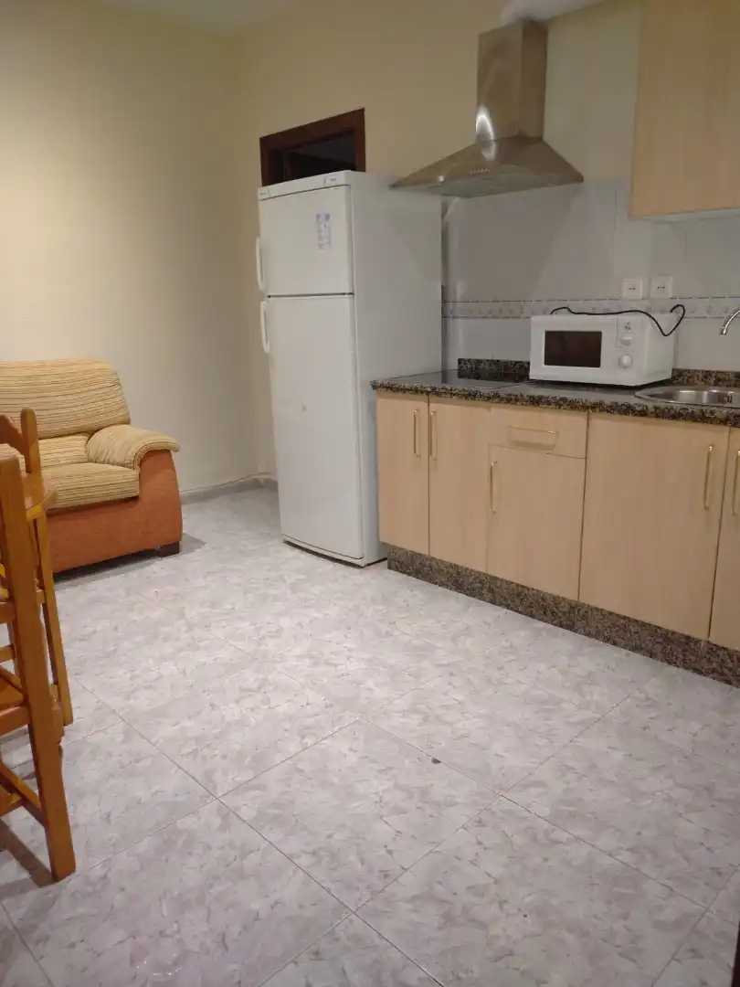 Cuina de Apartament de lloguer en Córdoba amb Aire condicionat, Calefacció i Moblat