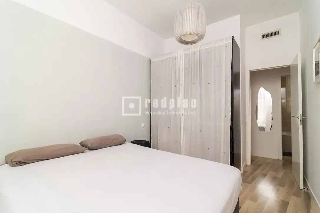 Bedroom of Flat for rent in Madrid  with Air Conditioner, Heating and Parquet flooring