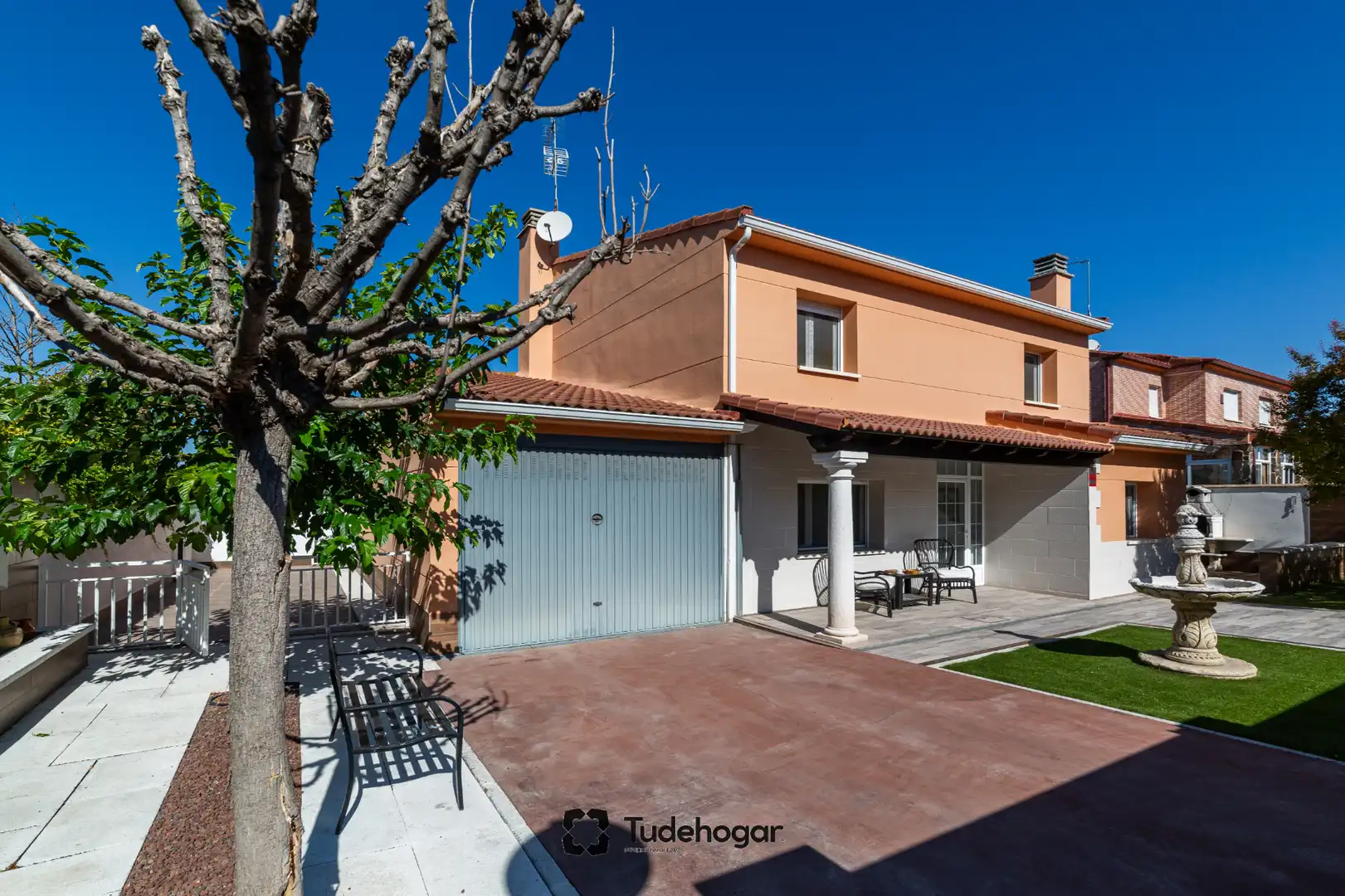 Vista exterior de Casa o chalet en venta en Tudela de Duero con Calefacción, Jardín privado y Amueblado