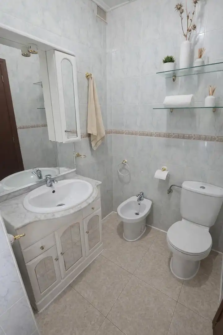 Bathroom of Flat for sale in Fuente de Cantos  with Air Conditioner, Furnished and Balcony