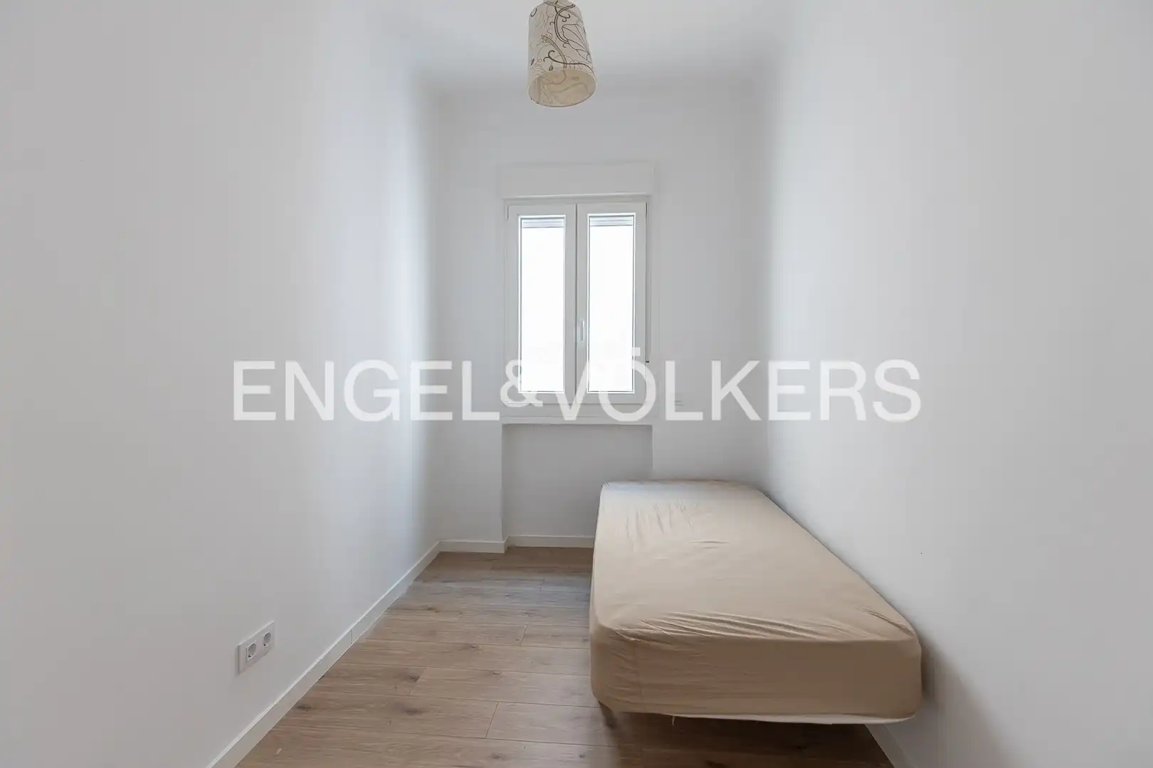 Bedroom of Flat for rent in Madrid  with Air Conditioner, Heating and Terrace