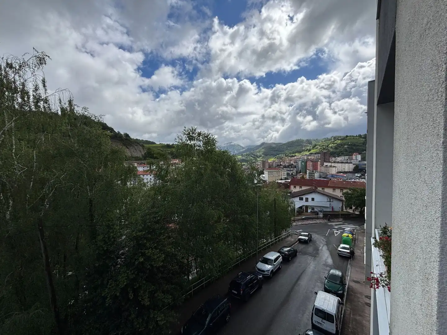 Vista exterior de Pis en venda en Eibar amb Calefacció i Traster