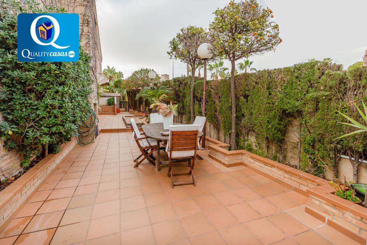 Terrace of House or chalet for sale in Alicante / Alacant  with Air Conditioner, Heating and Terrace